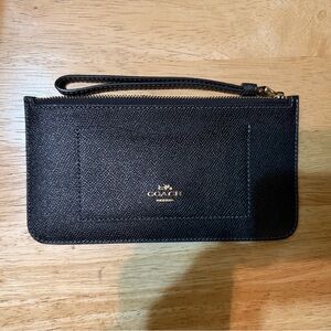 Coach Women’s crossgrain leather Zip card holder/ Wallet NWT